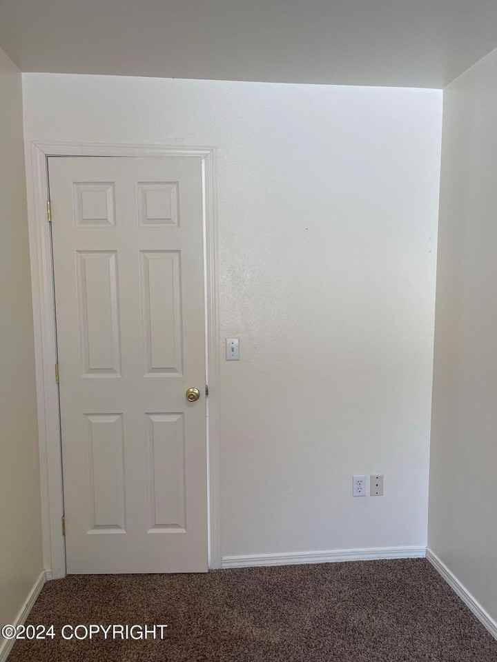 1650 N Winding Brook Loop #B - Photo 7 of 12