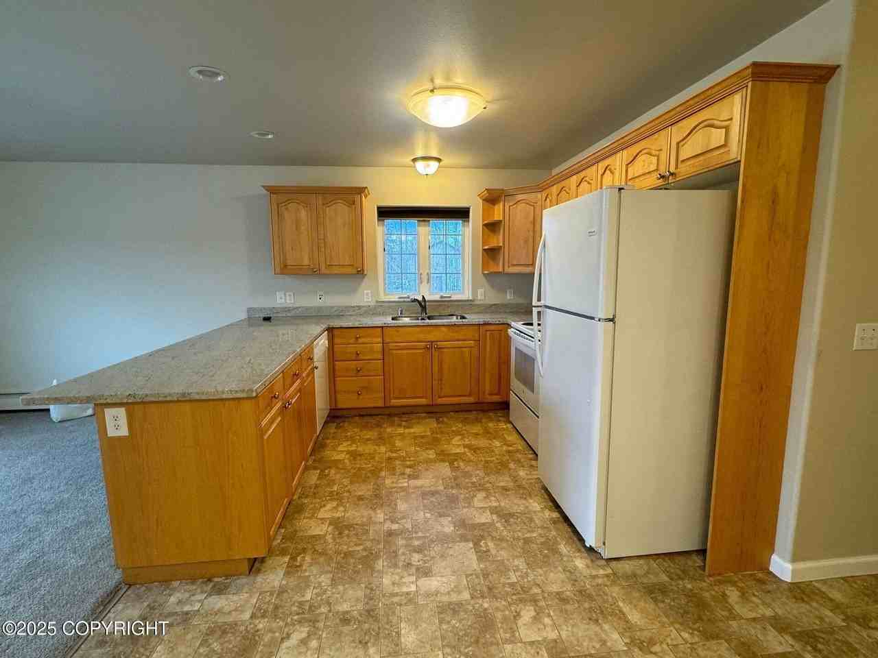 8032 W Donna Marie Ln #3 - Photo 4 of 16