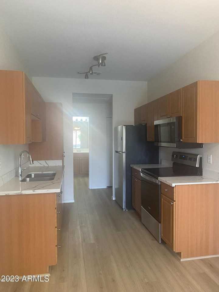 9600 N 96th St Apt 238 #238 - Photo 5 of 15