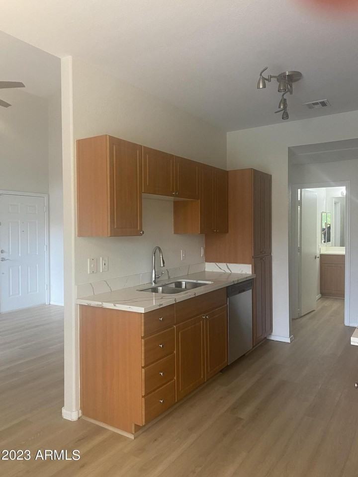 9600 N 96th St Apt 238 #238 - Photo 6 of 15