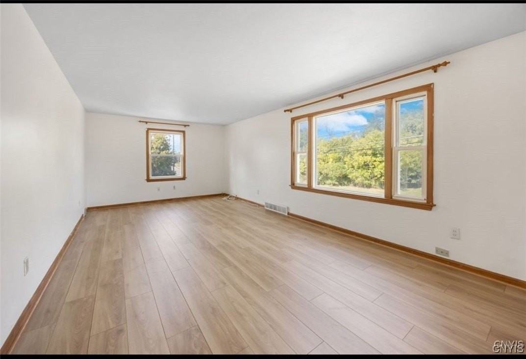 5696 Caughdenoy Rd - Photo 5 of 9