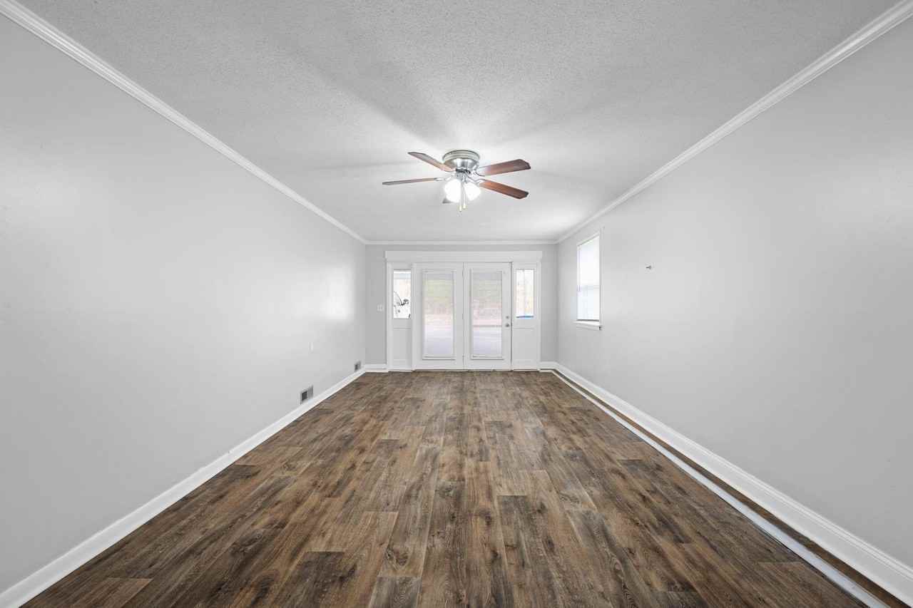 144 Rosenwald St - Photo 5 of 27