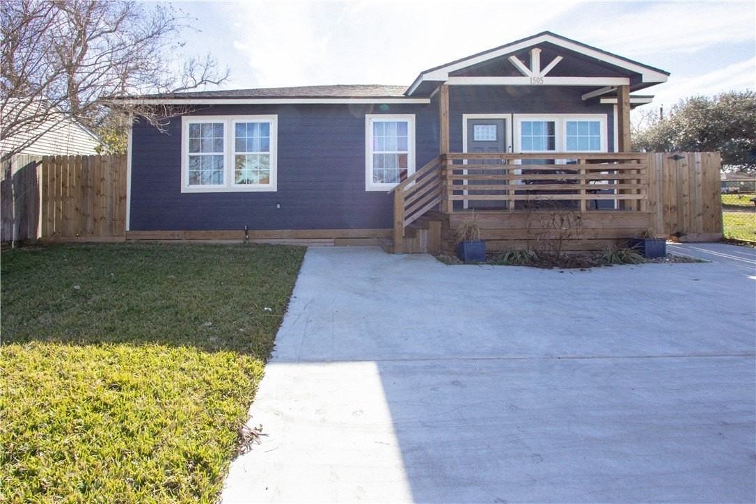 1505 Dewitt St - Photo 2 of 18