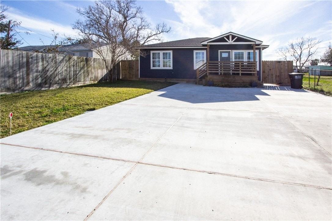 1505 Dewitt St - Photo 3 of 18