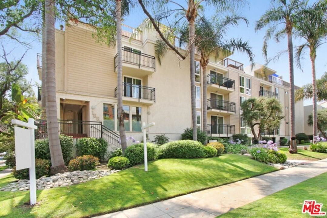 1885 Veteran Ave Apt 208 #208