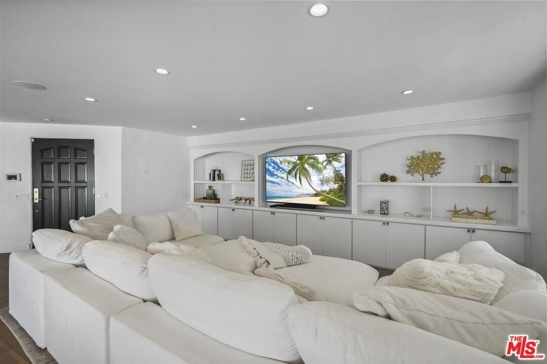 31500 Victoria Point Rd - Photo 7 of 50