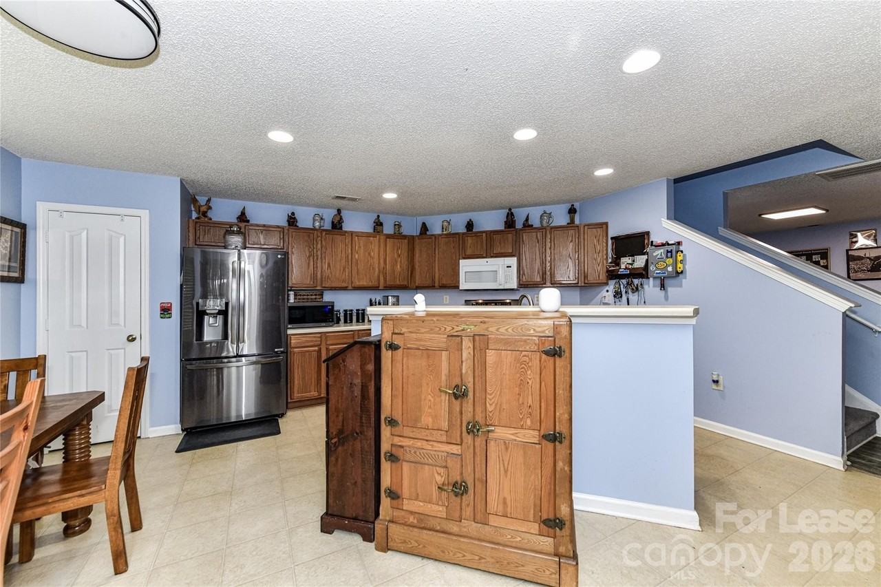 4419 Red Hook Rd - Photo 7 of 35