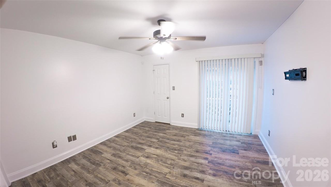 100 Willow Run Dr Apt 2 #2 - Photo 2 of 28