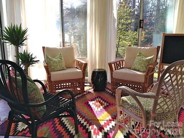 3922 Fellsway Rd - Photo 6 of 31