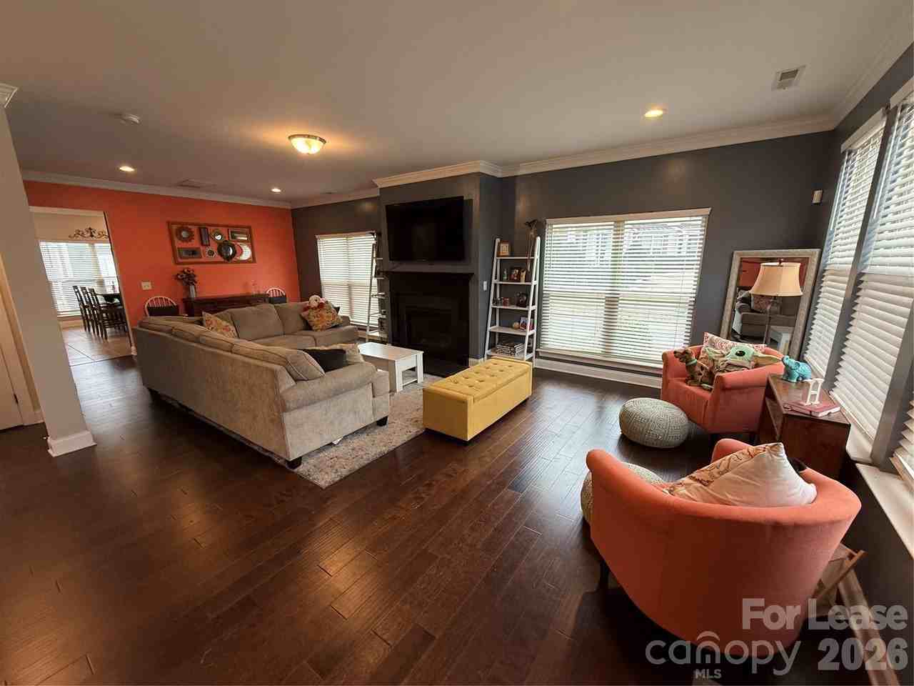 8708 Aspinwall Dr - Photo 5 of 26