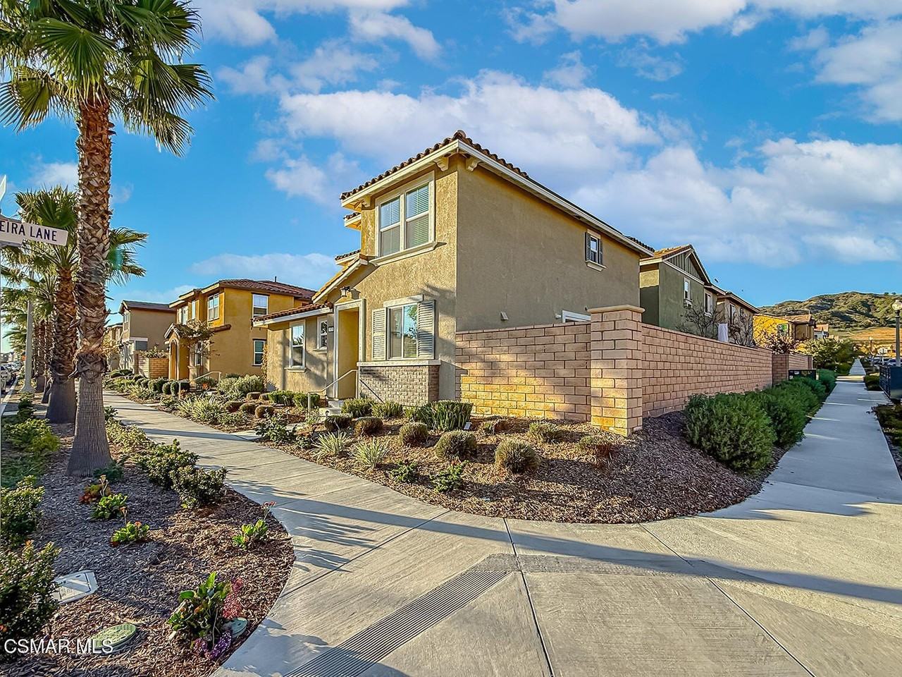 2035 N Pump House Ln - Photo 2 of 50