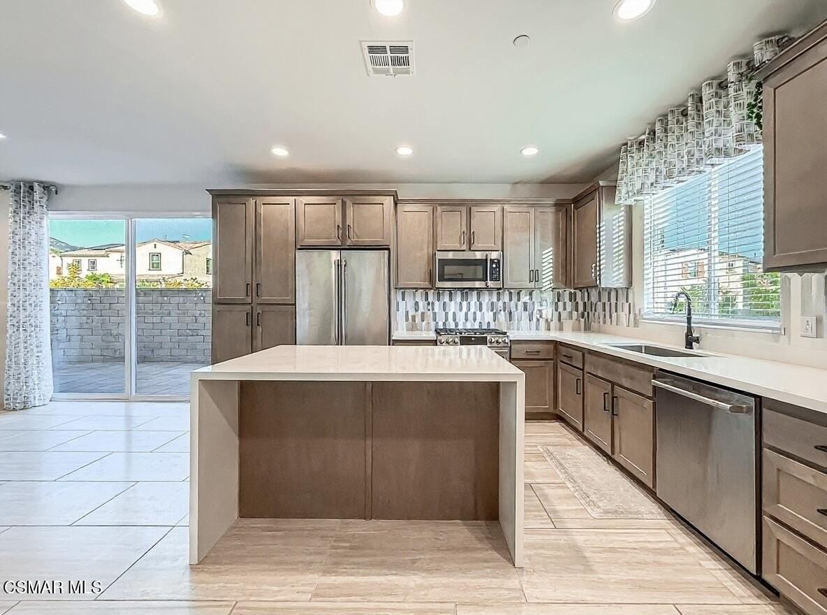 2035 N Pump House Ln - Photo 4 of 50