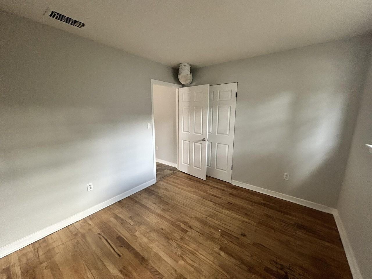 553 Purl Adams Ave - Photo 6 of 13