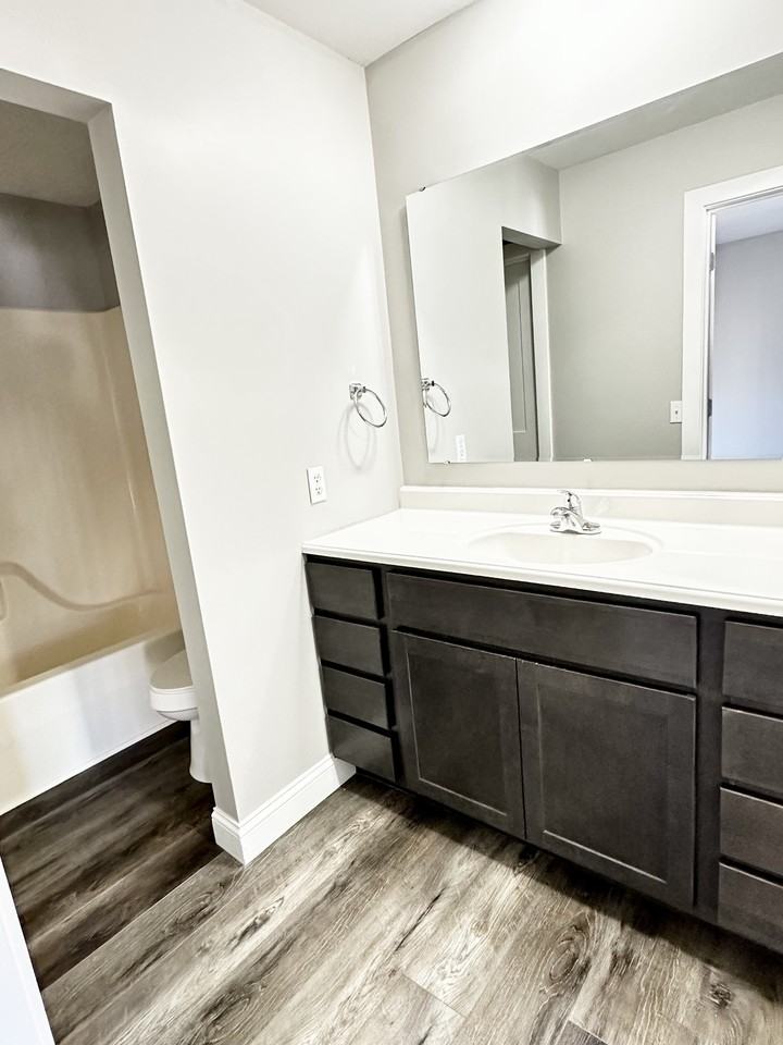 1111 Columbus Cir #B - Photo 7 of 12