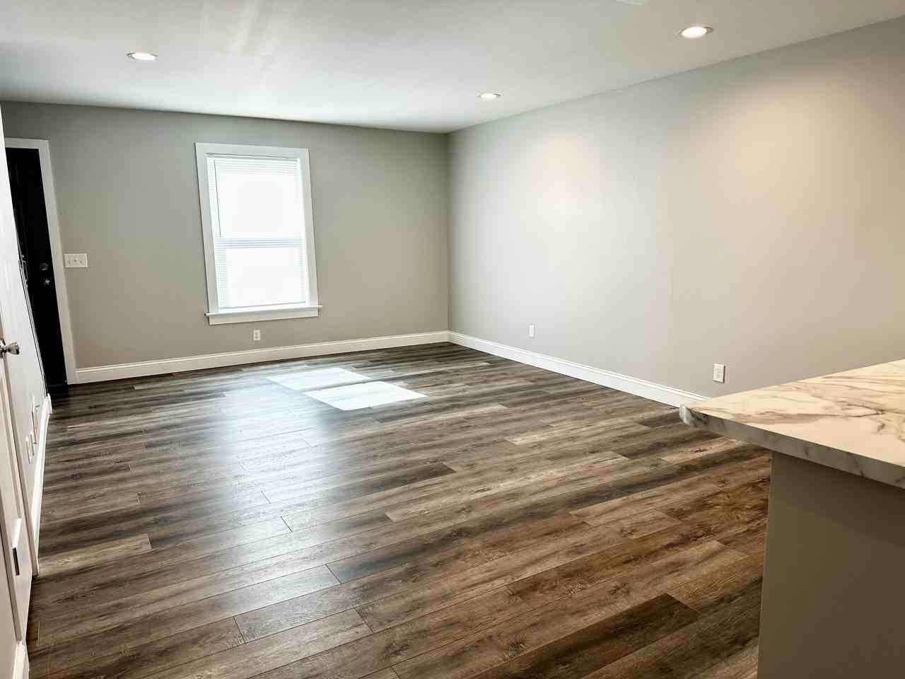 2230 Cordova Ct #B - Photo 3 of 9