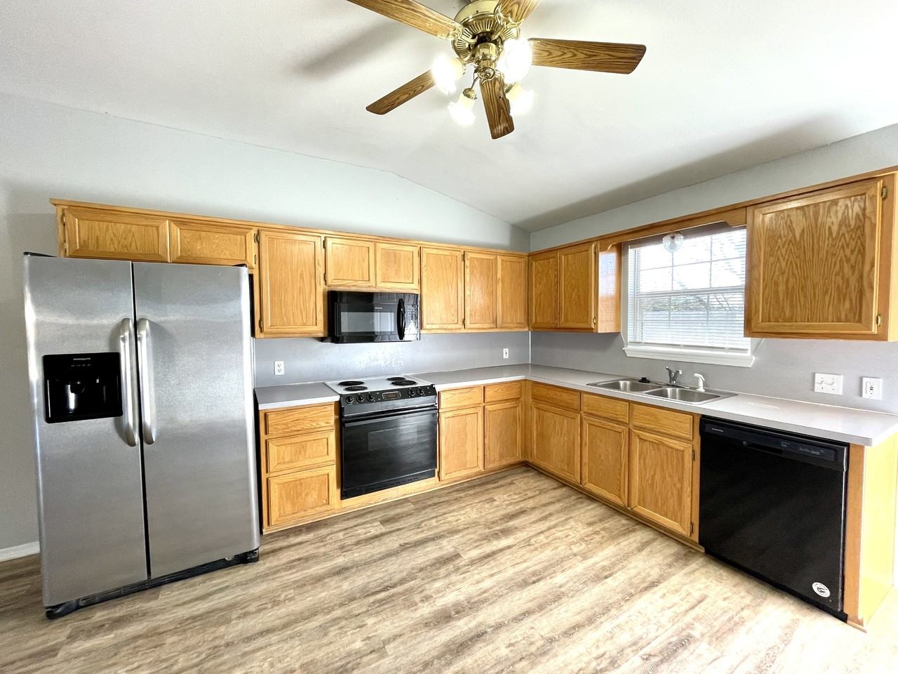 2301 Cimmarron Dr #1 - Photo 4 of 17