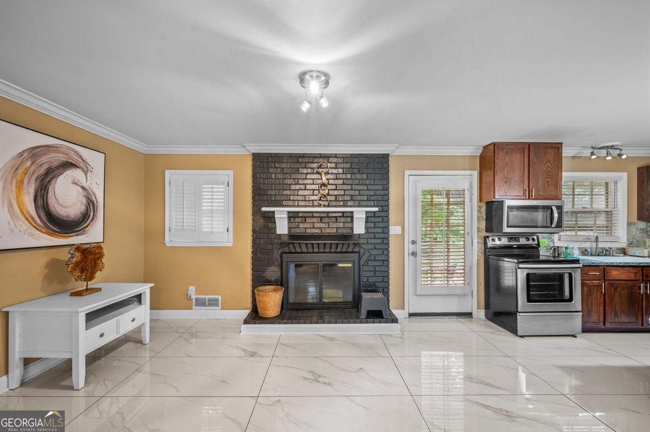 4839 Lehigh Dr - Photo 7 of 29