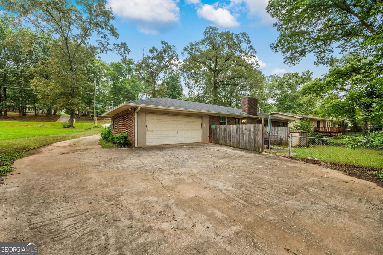 4839 Lehigh Dr - Photo 5 of 29