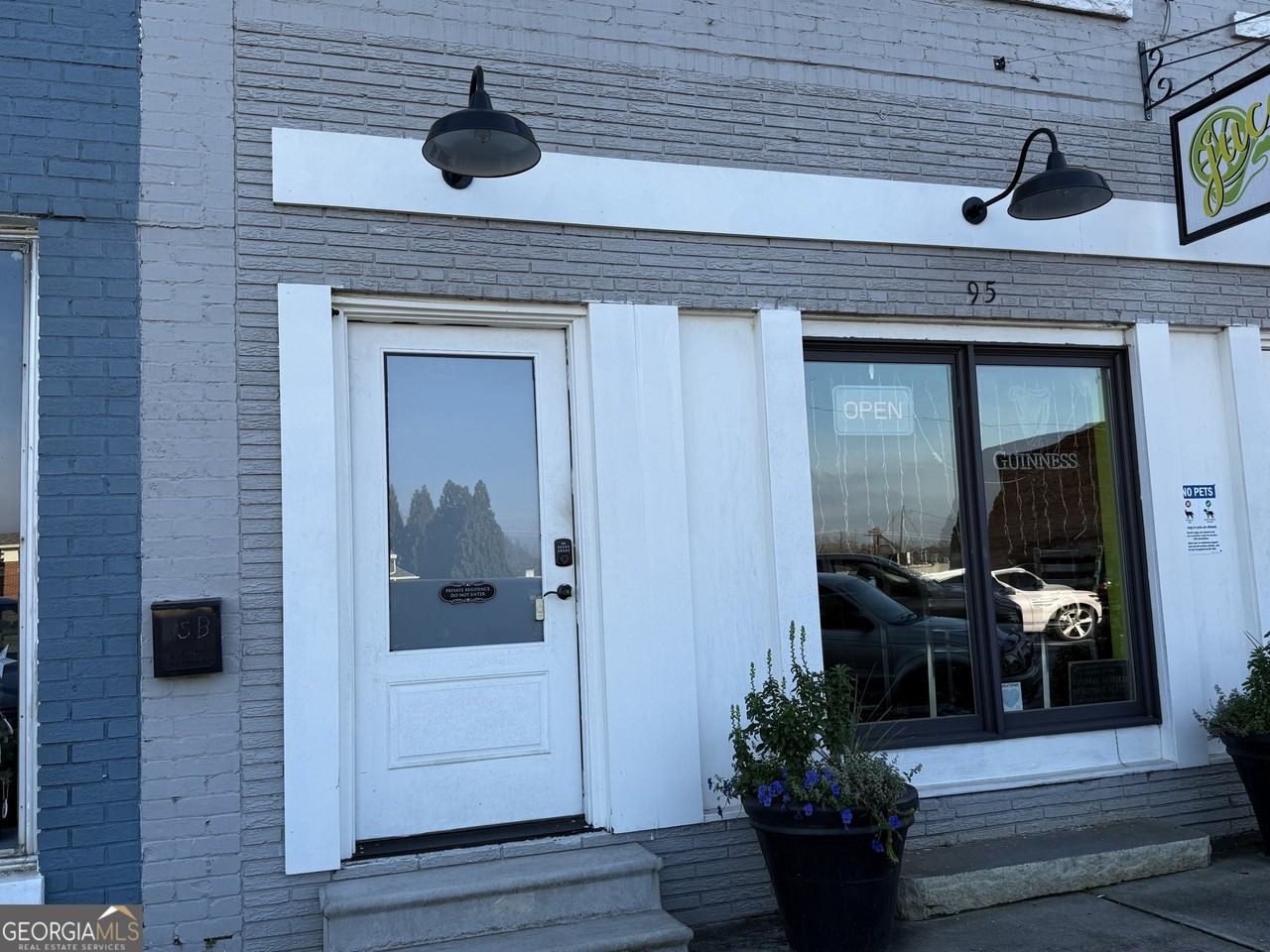 95 W Franklin St - Photo 2 of 12