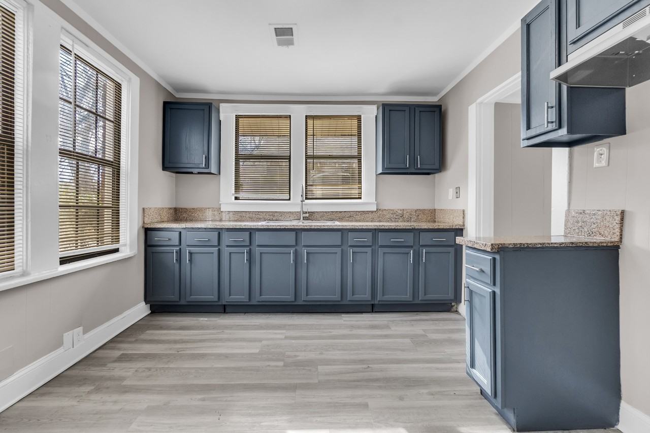 580 Josephine St #1 - Photo 3 of 17