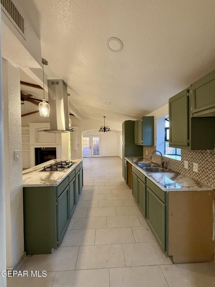 11820 Tracy Austin Ln - Photo 3 of 10