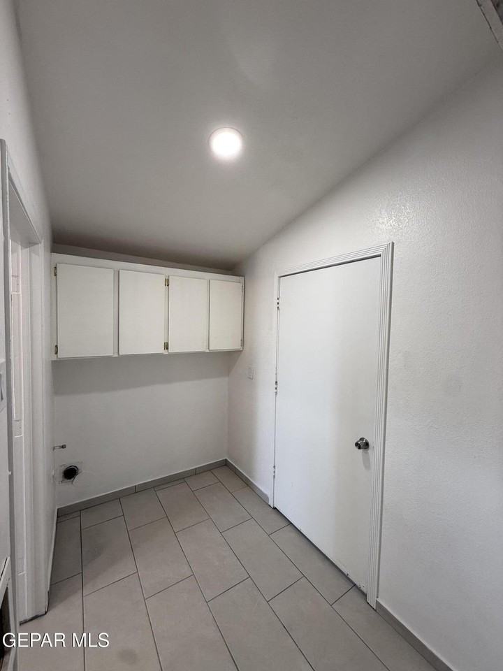 11820 Tracy Austin Ln - Photo 7 of 10