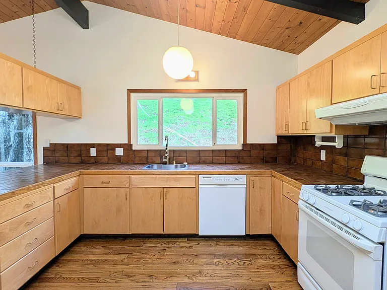 128 Bothin Road - Photo 4 of 16