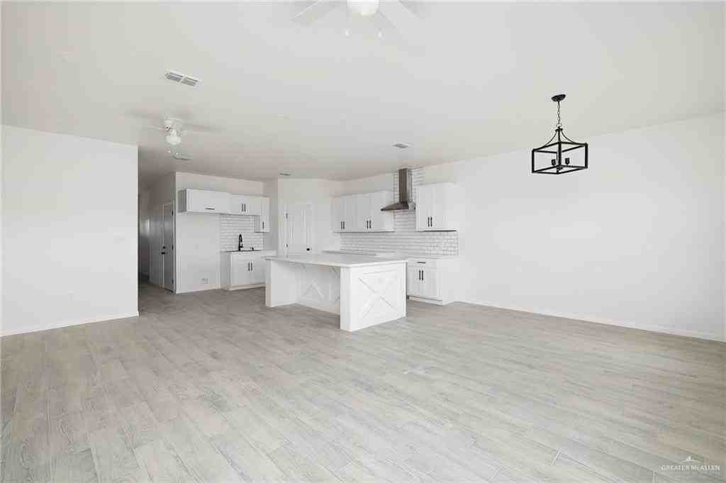 2015 Cassandra St - Photo 4 of 15