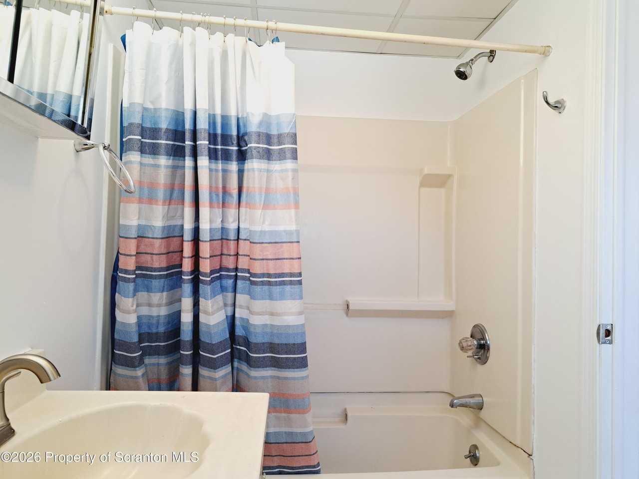 1318 Jefferson Ave Apt 2 #2 - Photo 7 of 12