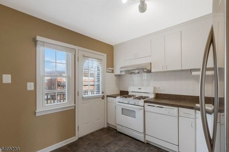 11 Dartmouth Ave #4B - Photo 2 of 23