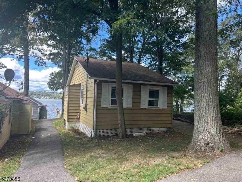 19 Windemere Ave #1 - Photo 5 of 17