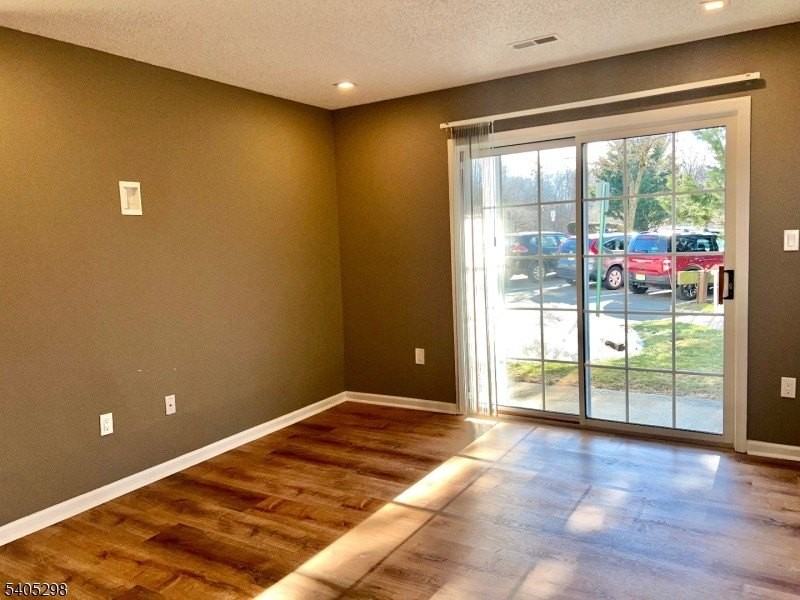 1023 Castle Rd - Photo 7 of 16