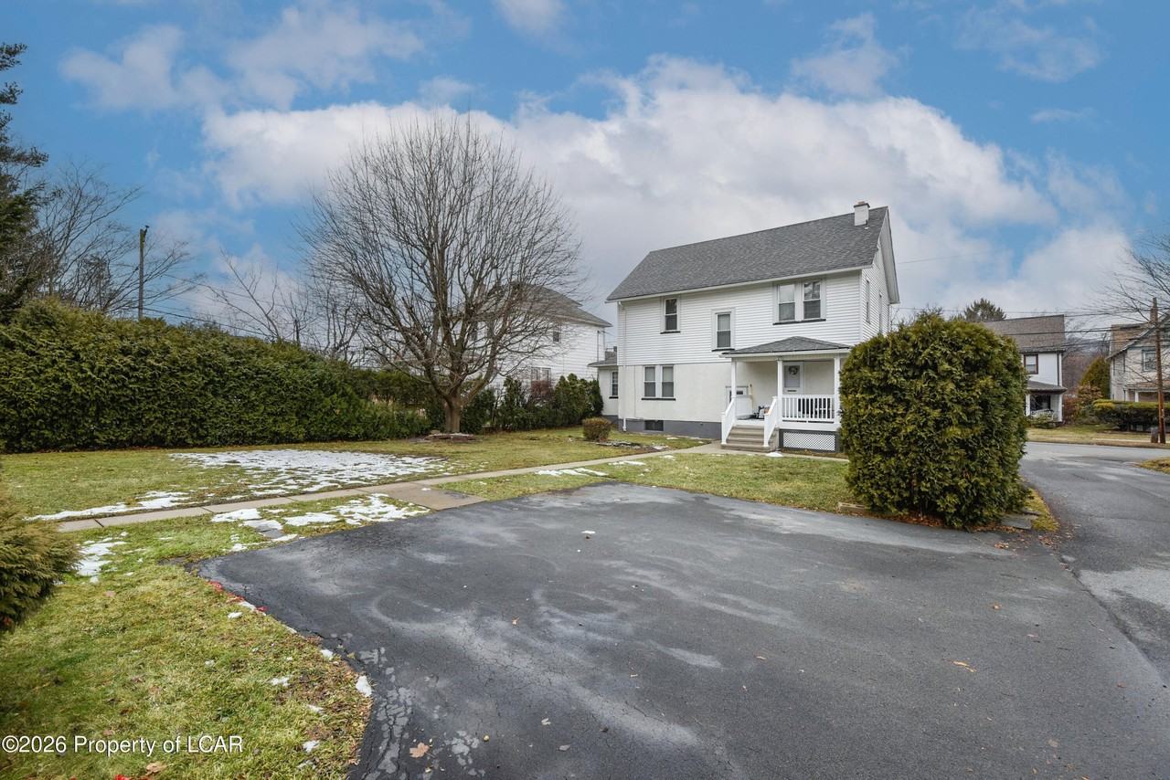 2612 Olyphant Ave - Photo 6 of 42