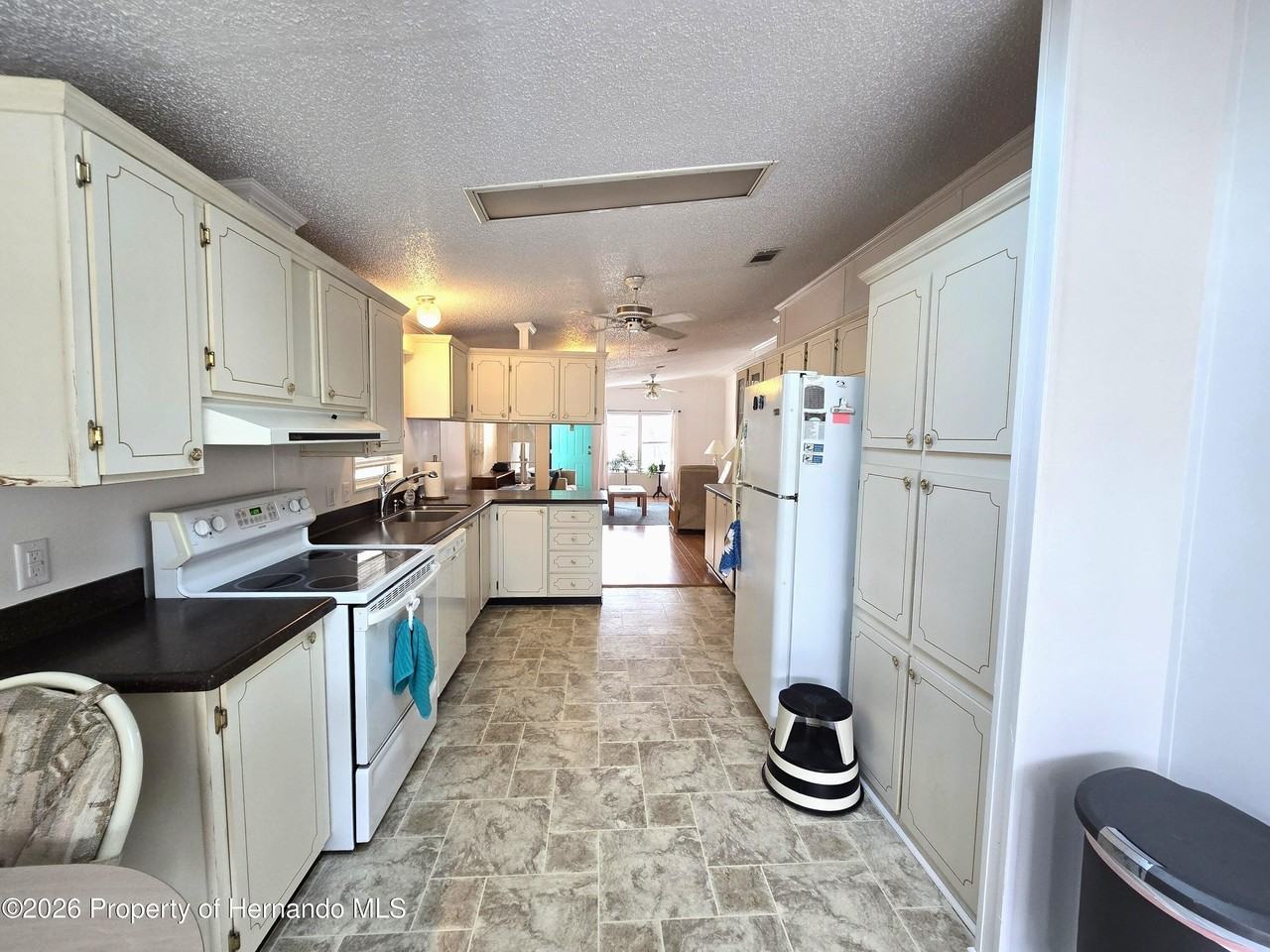 9355 Scepter Ave - Photo 7 of 21