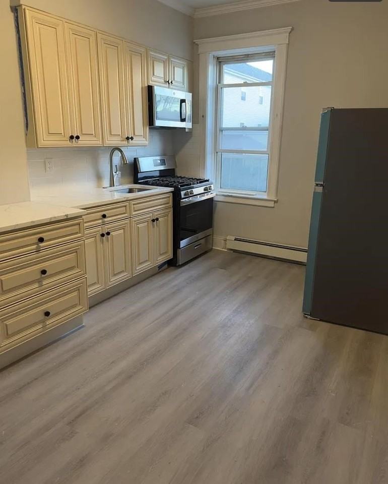 128 35th St #3 - Photo 3 of 10