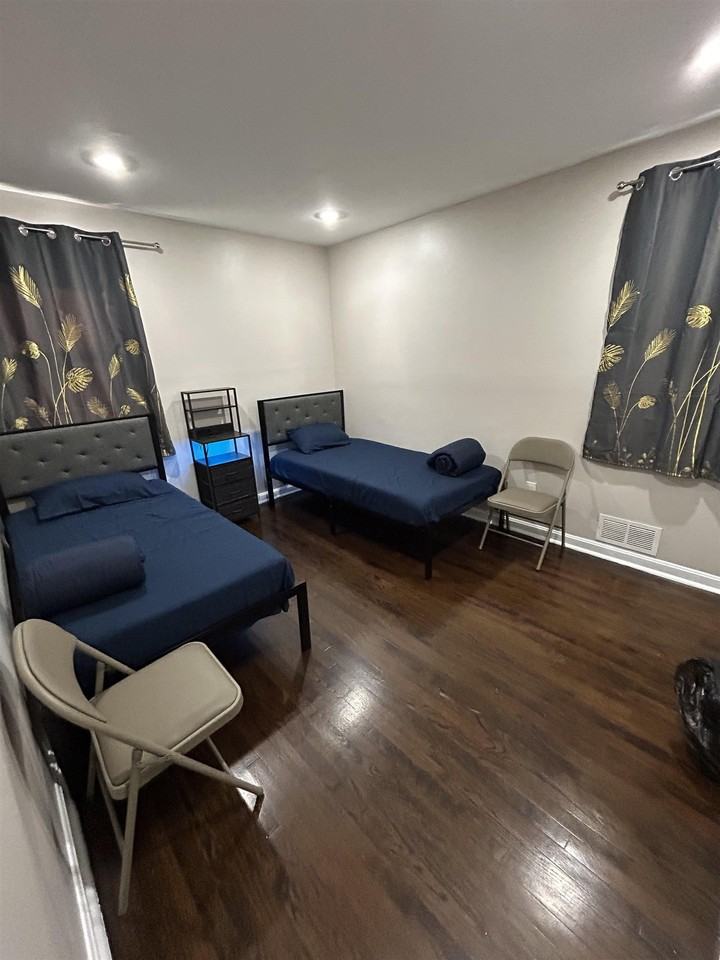 43 Colonial Dr #1 - Photo 7 of 9