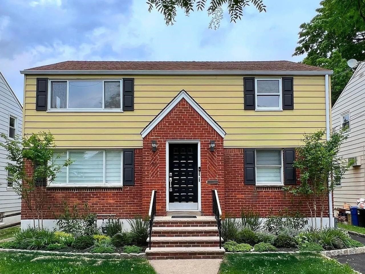 73 Macarthur Ave #1stFL