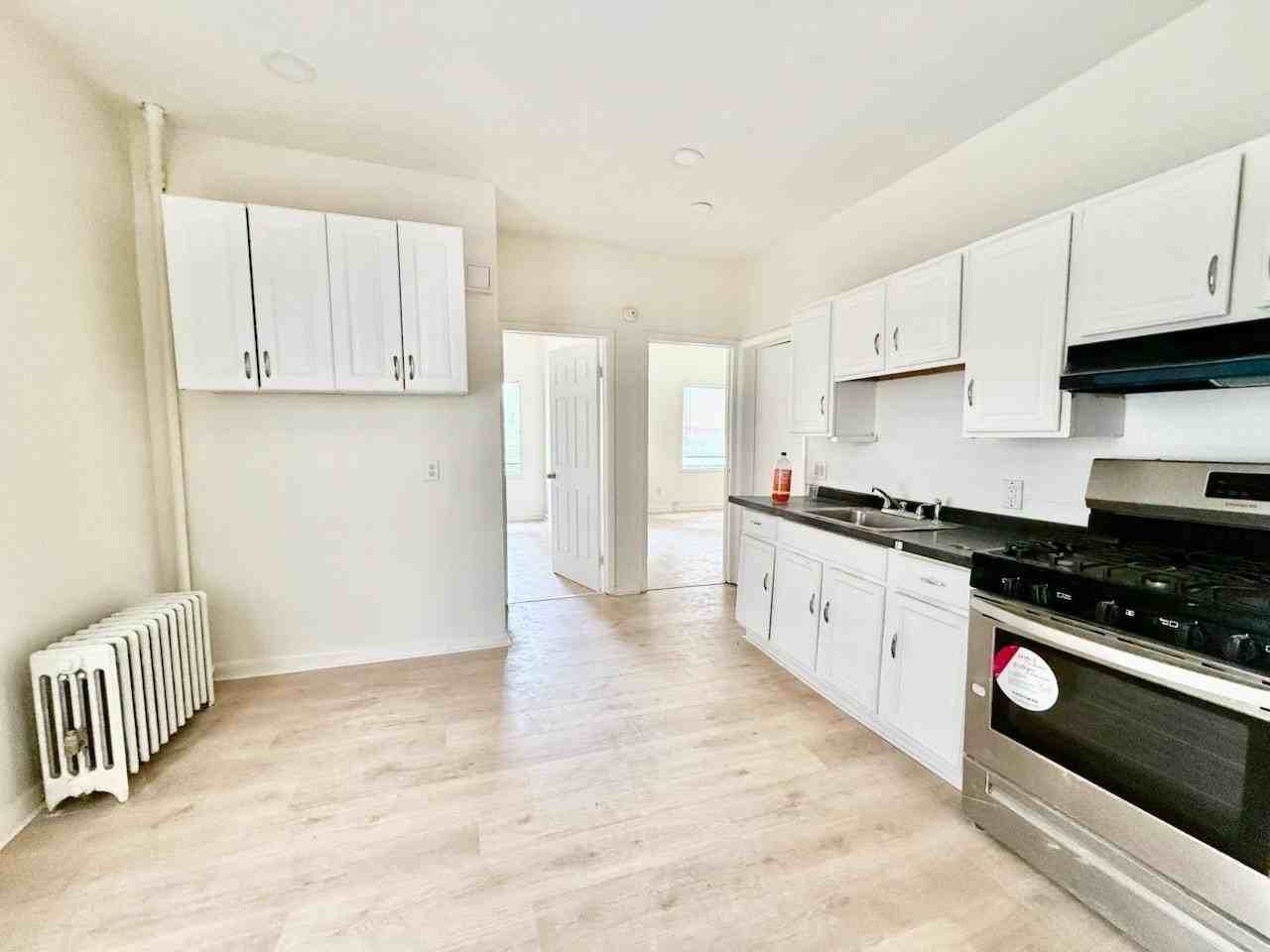 318 Danforth Ave #1R - Photo 2 of 12