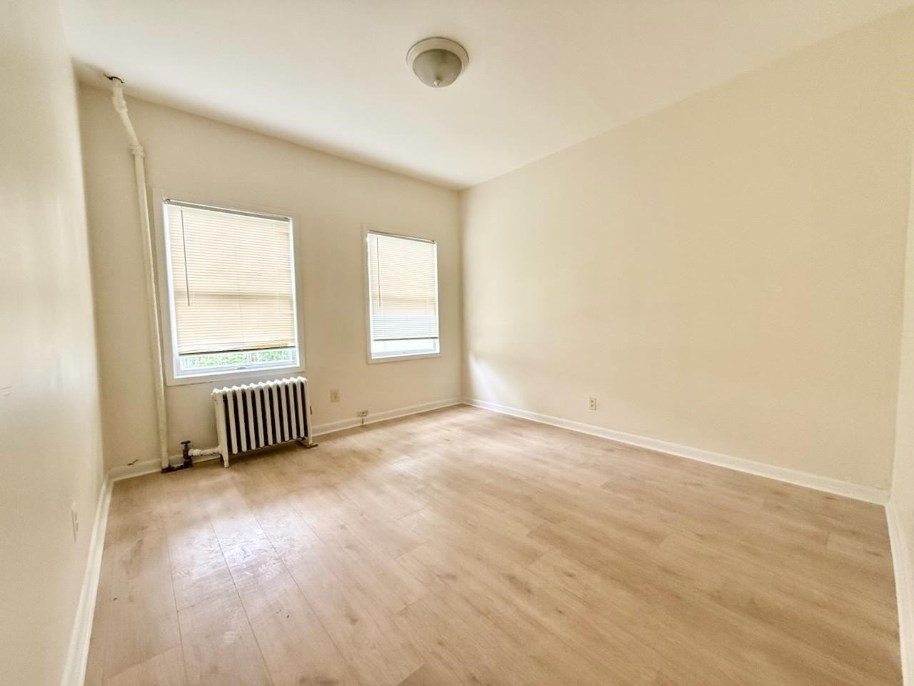 318 Danforth Ave #1R - Photo 5 of 12