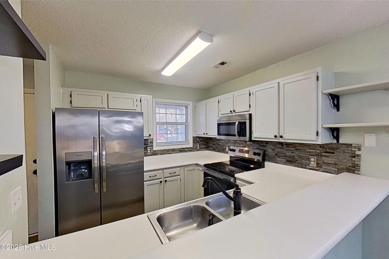 5050 Lampost Cir - Photo 4 of 18