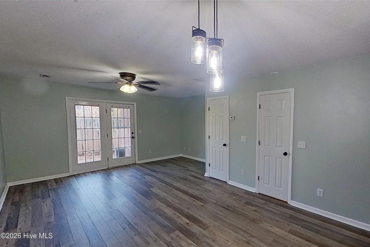 5050 Lampost Cir - Photo 5 of 18