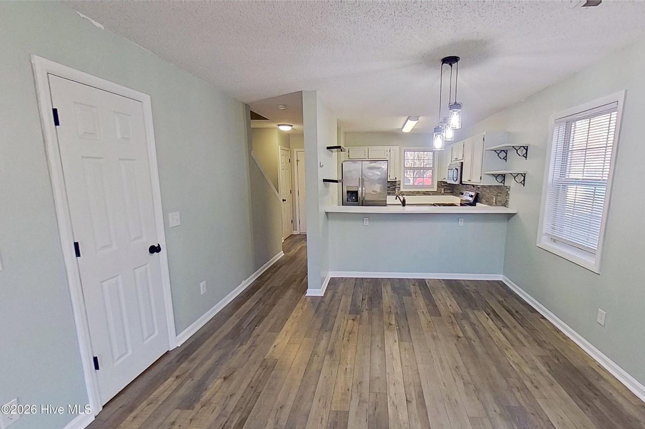 5050 Lampost Cir - Photo 6 of 18