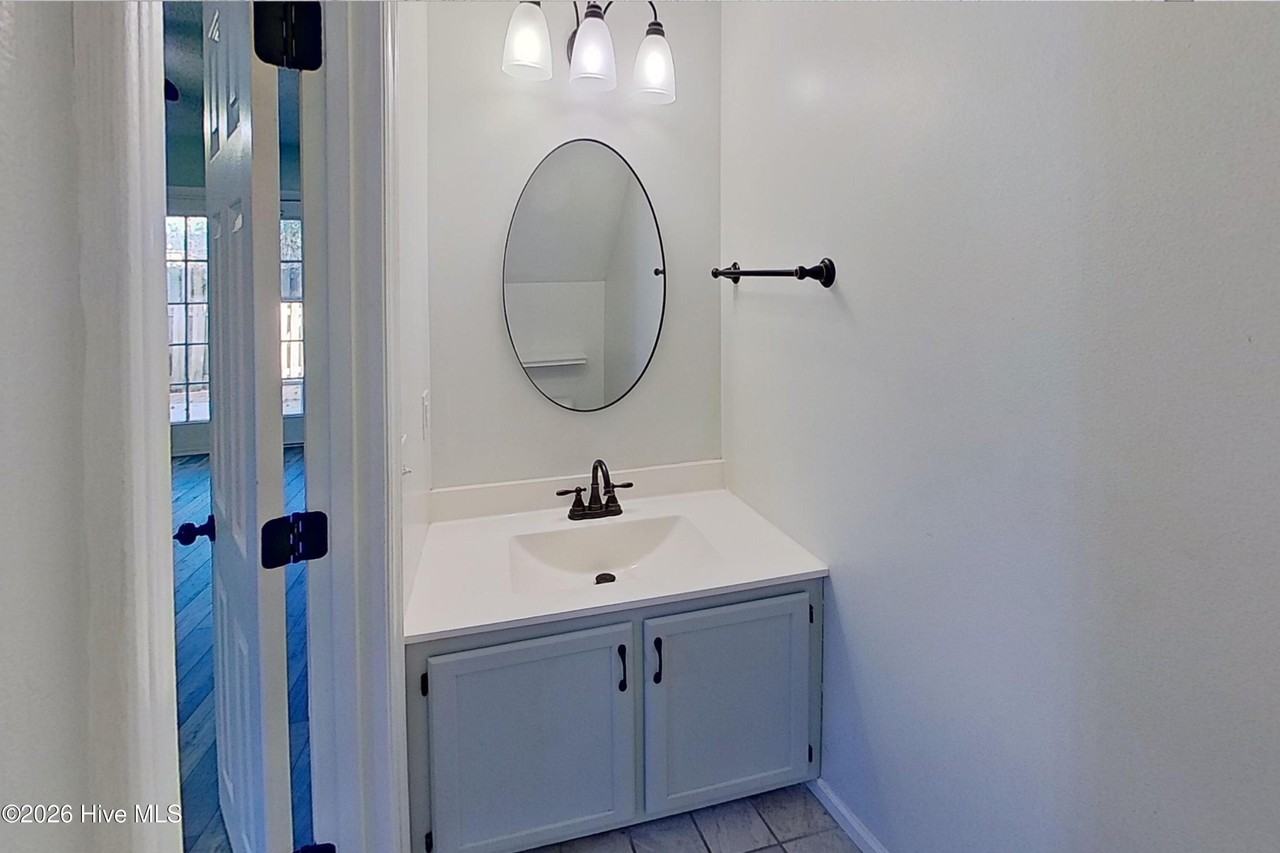 5050 Lampost Cir - Photo 7 of 18