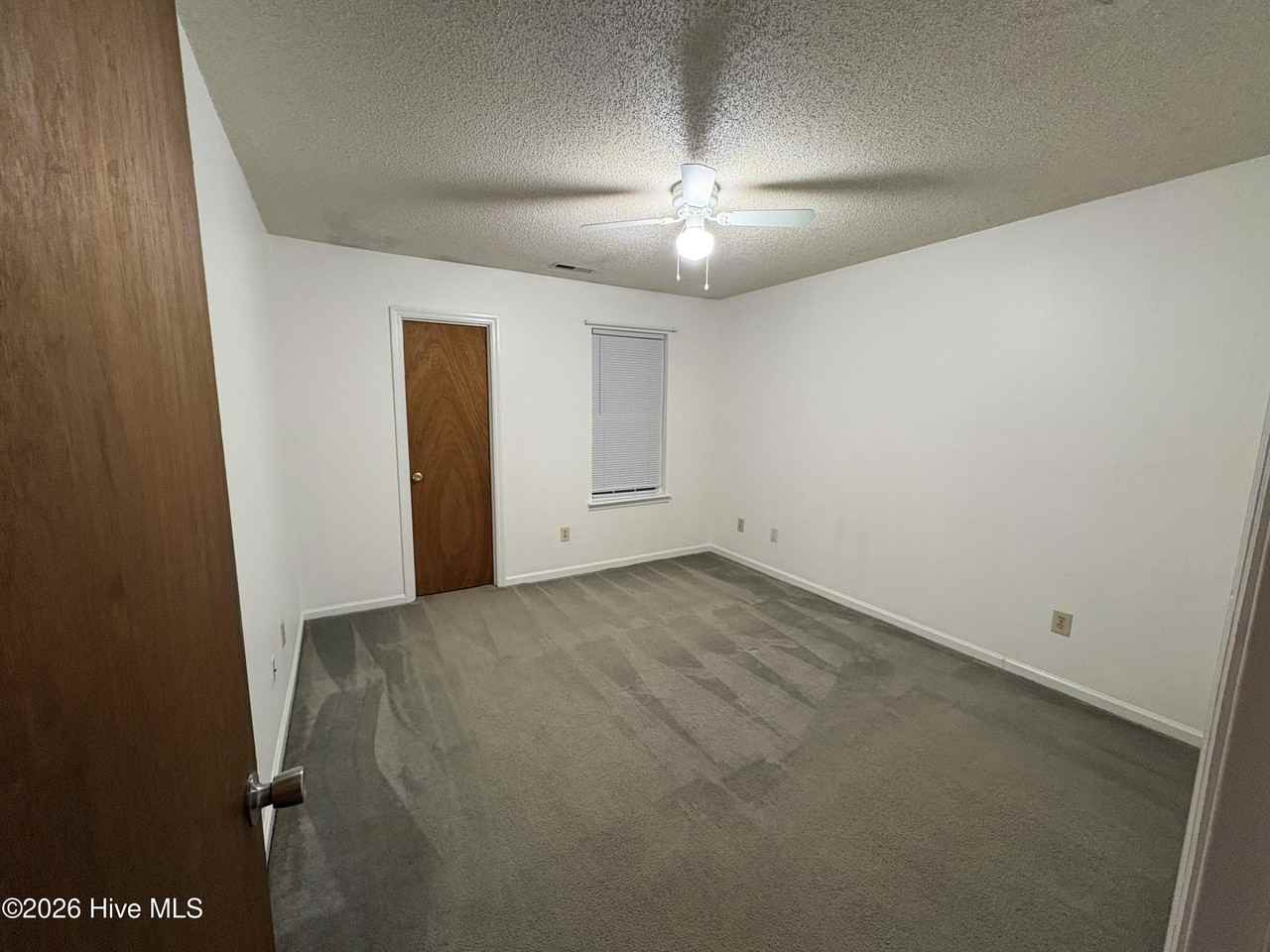 2296 Knollwood Ln - Photo 4 of 7