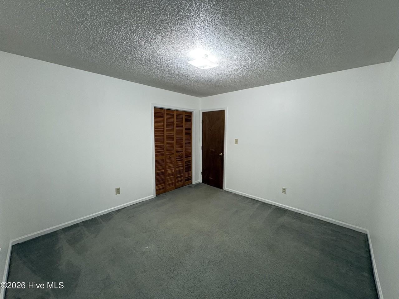 2296 Knollwood Ln - Photo 6 of 7