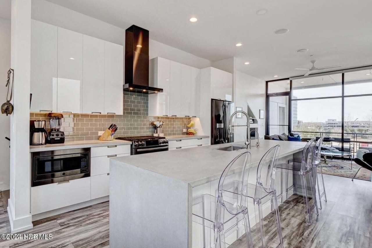 1024 N 3rd St - Photo 6 of 28