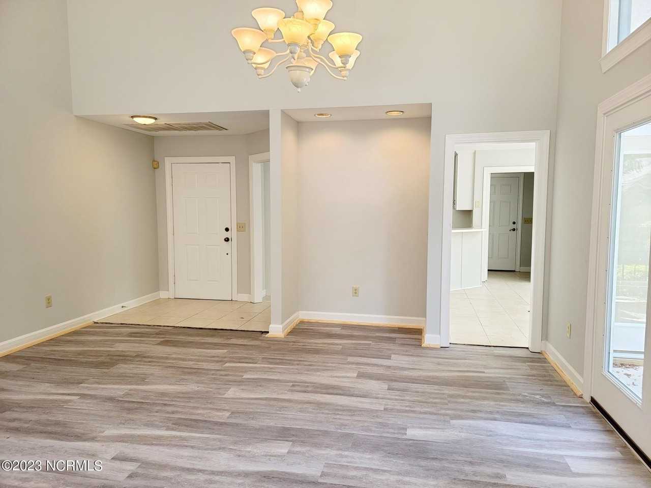 1811 Prestwick Close - Photo 7 of 25