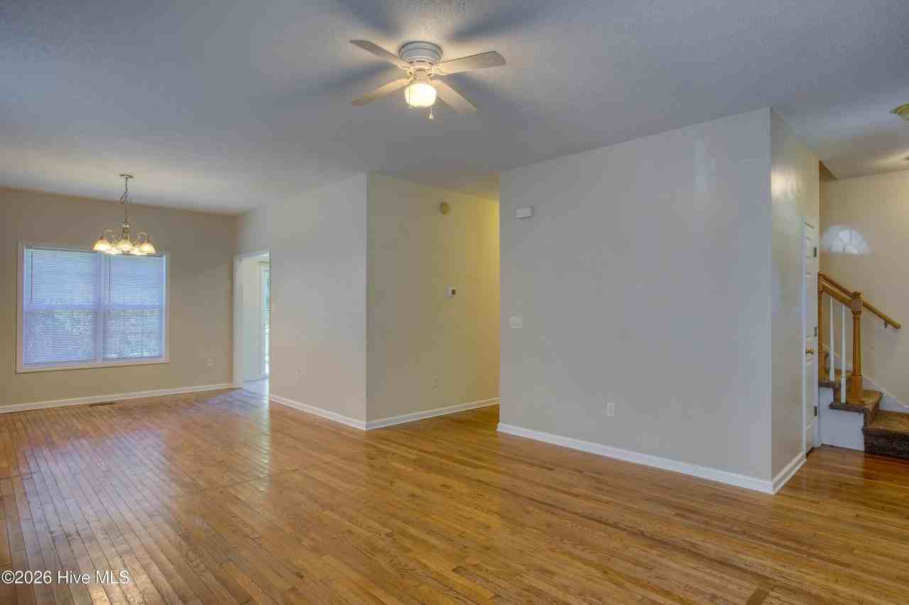 607 Riva Ridge Rd - Photo 6 of 20