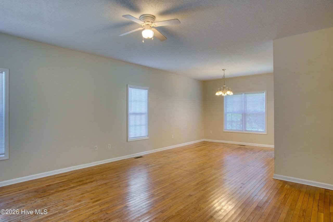 607 Riva Ridge Rd - Photo 7 of 20