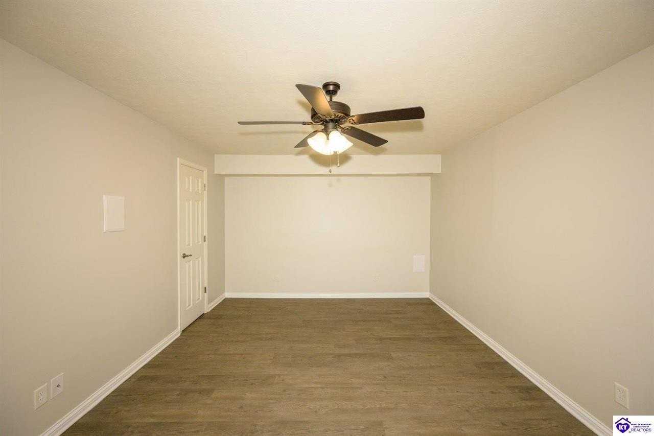 172 Creekvale Dr #6 - Photo 5 of 17